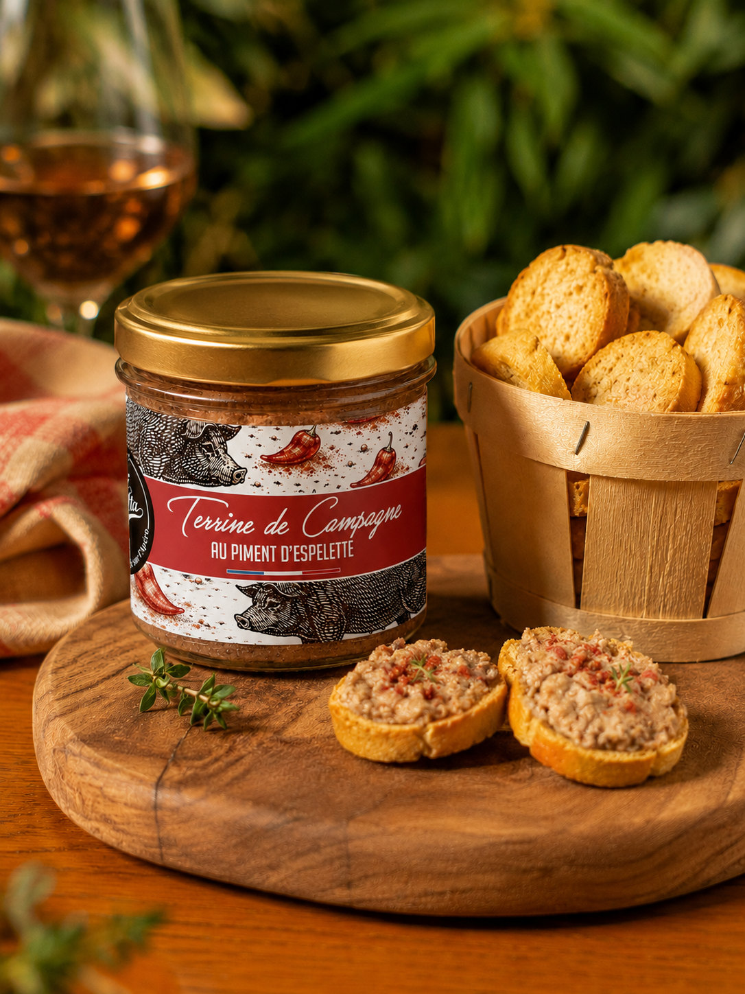 Landsbygdsterrin med Espelette-peppar