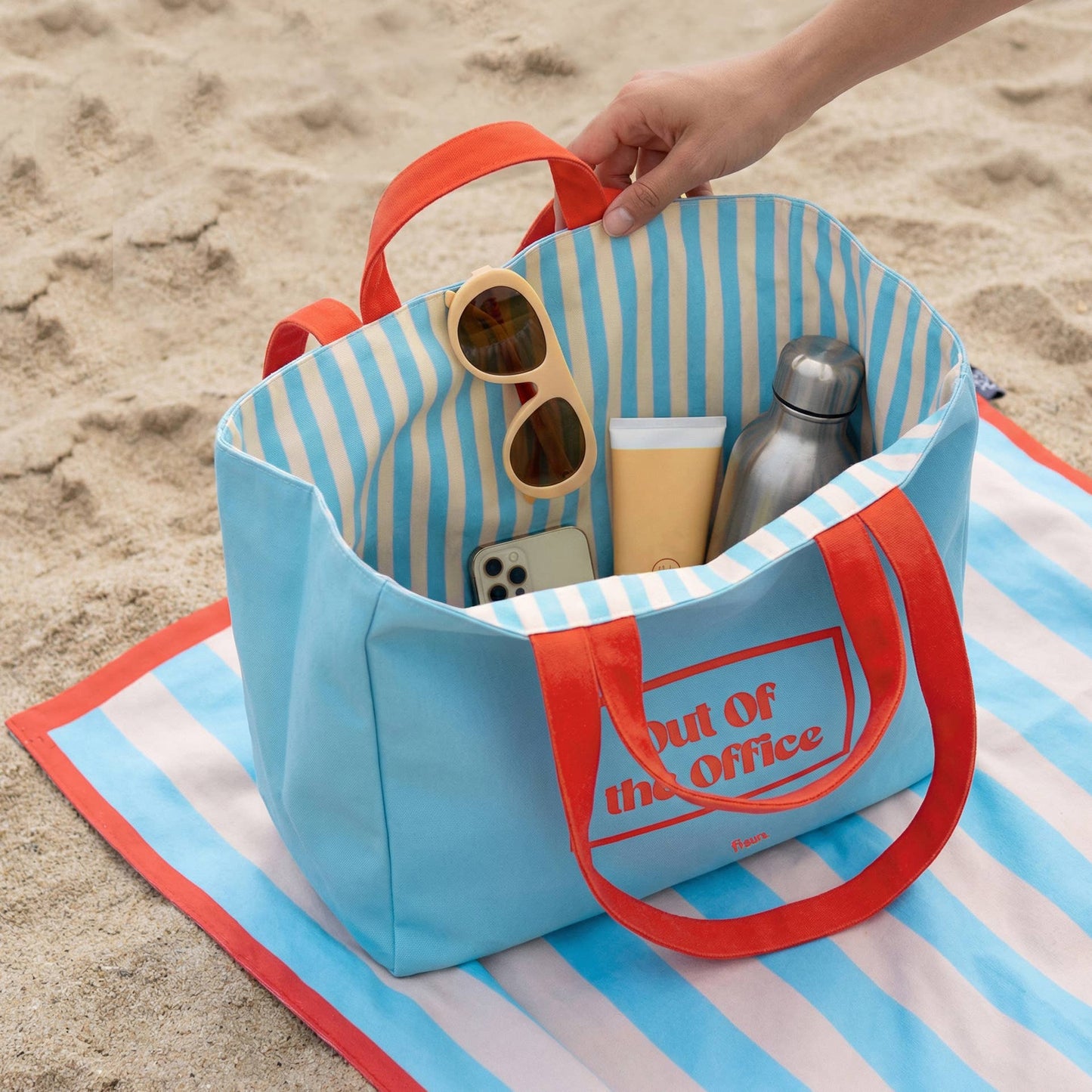 Beach bag "out of the office"