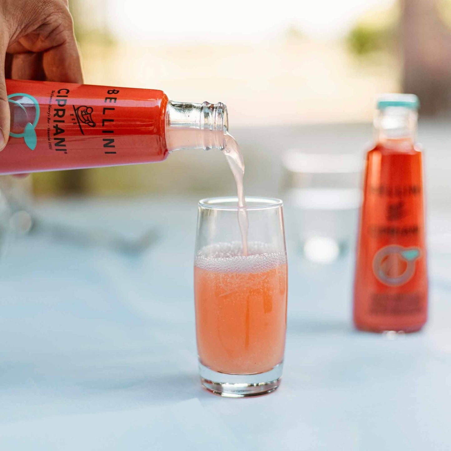 Virgin Bellini Cipriani - Non-alcoholic peach cocktail: English/Spanish