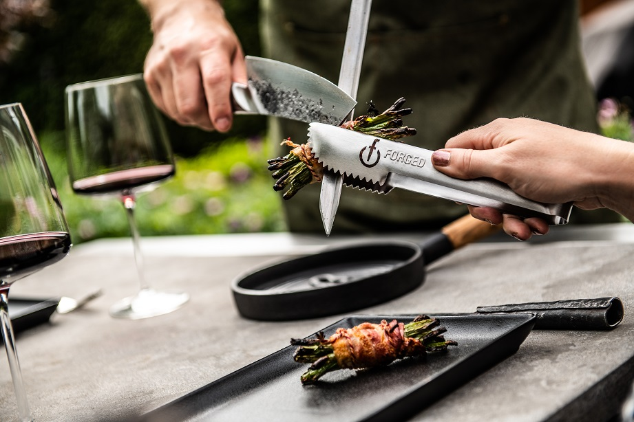 Inspirationsbild churrasco serveringstång och grillspett. Forged